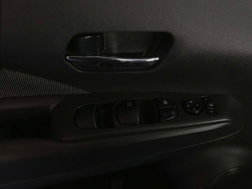 Imagen 8 de 13 de Nissan Kicks Advance 2017 Plata