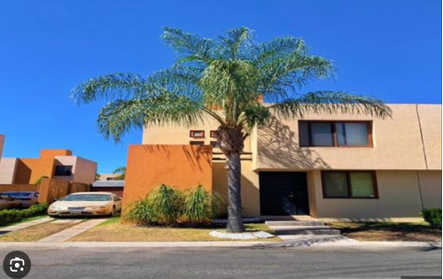 Casa En Cto. Puerta Del Sol 5, Puerta Real Residencial Desarrollo Urbana 08, El Pueblito/ Recuperación Bancaria- Laab2