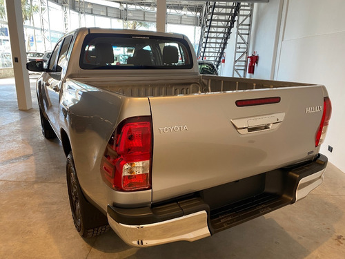 Imagen 4 de 14 de Toyota Hilux Sr Dc 4x2 2.4 Tdi Manual Vehiculosdeloeste