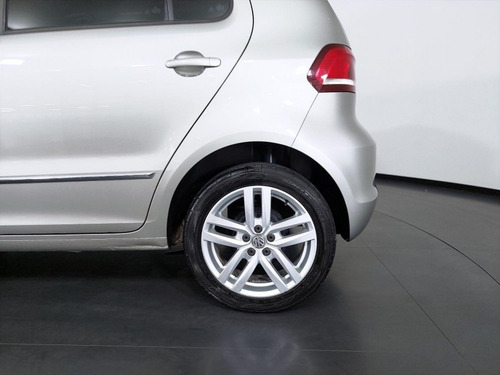 Imagem 8 de 15 de 150358 - Volkswagen Fox 2015 Com Garantia