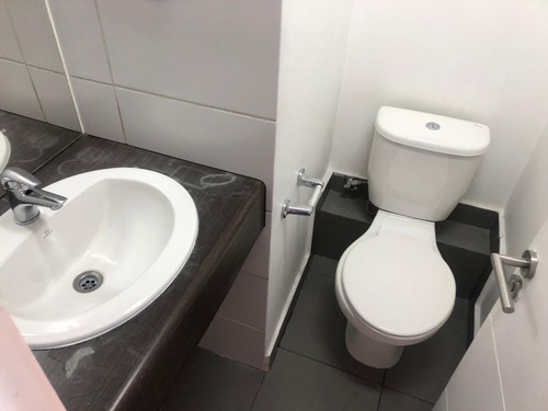 Imagen 8 de 19 de 2 Privados + Amplia Recepción + Estacionamiento