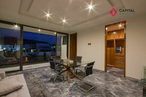 Mansión De Súper Lujo En Venta En Ayamonte Zapopan Zona Bajío Guadalajara