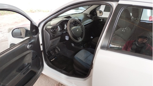 Ford Fiesta 1.6 Max One Ambiente Plus 98cv