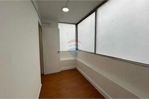 En Venta Oficina Con 3 Privados Y Recepción,