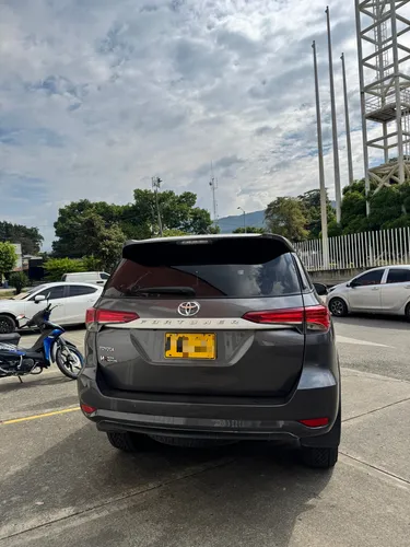 Toyota Fortuner 2.4 Street At 7As