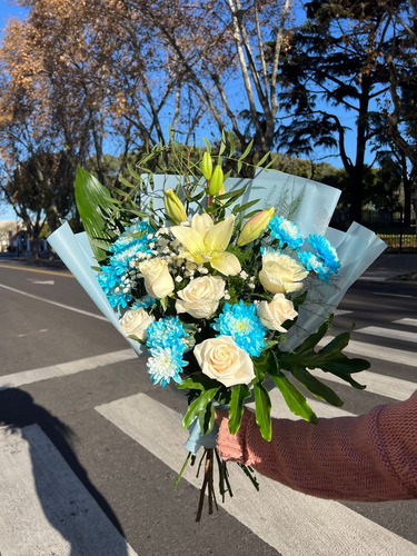 Ramo De Flores - Nacimiento - Flores A Domicilio