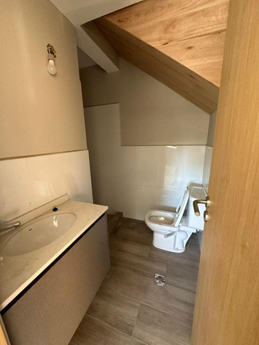 Casa De 3 Ambientes En Barrio Abedules