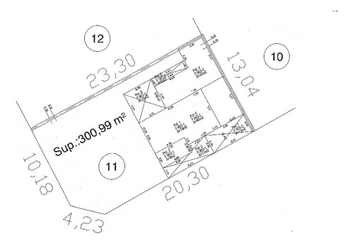 Casa En Béccar, Lote 300.99 M2. Cubiertos 203 M2 Jardín 100 M2