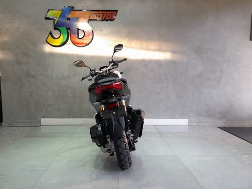 Imagem 7 de 18 de Honda Adv
