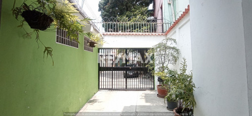 Imagen 2 de 12 de Casa En Venta 3 Plantas En La Parroquia La Vega