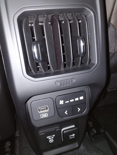 Imagen 9 de 15 de Jeep Commander 2.0 Overland Entrega Inmediata Agencia Oficia