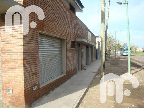 Imagen 8 de 17 de Local - La Plata