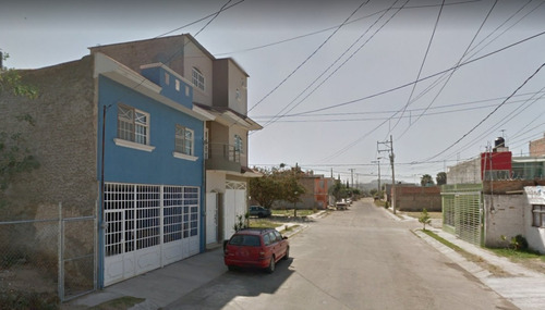 Casa De 3 Pisos En Venta En Tonalá, Jalisco - Cymo