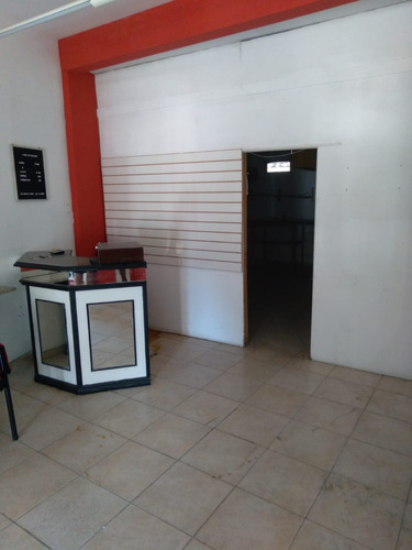 Local Comercial Excelentemente Ubicado