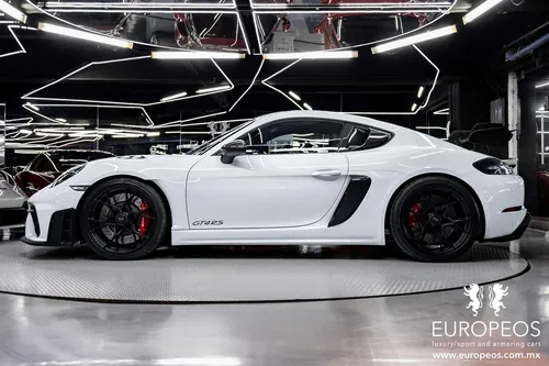 Porsche Gt4 Rs Weissach