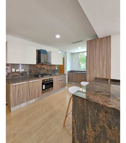 Apartamento En Alquiler 160 M2 - Urb. Campo Alegre