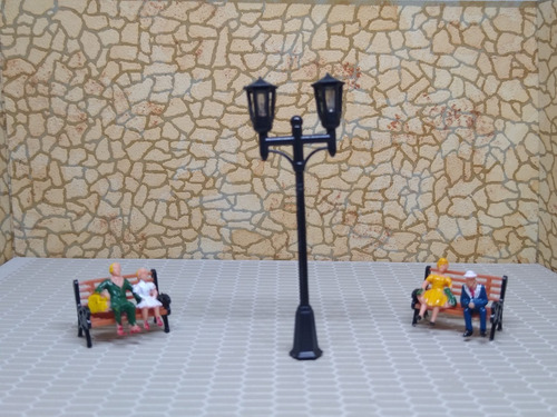 Imagen 6 de 9 de Nico 2 Farolas D Estilo 65 Mm C/lampara Plastico H0 (eih 22)