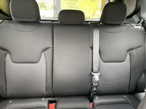 Imagen 11 de 16 de Jeep Renegade 1.8 Sport X Mt