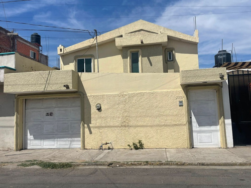 Casa En Renta En Jardines Del Valle, Irapuato, Gto.