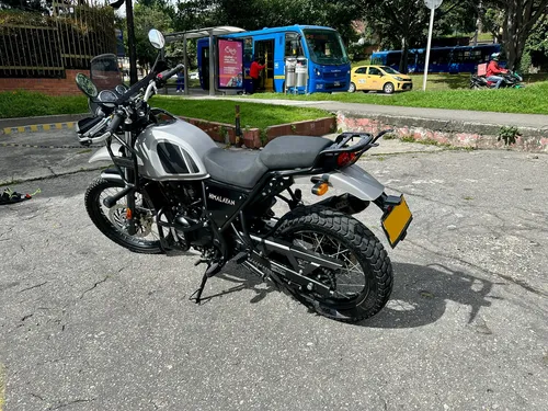 Royal Enfield Himalayan 411 2024
