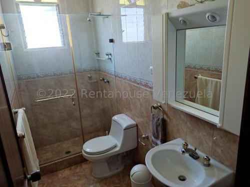 Imagen 26 de 29 de Venta De Cómoda Casa En Macaracuay / Ofc 22-19302