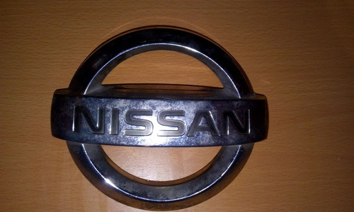Emblema Parilla Nissan Frontier Original
