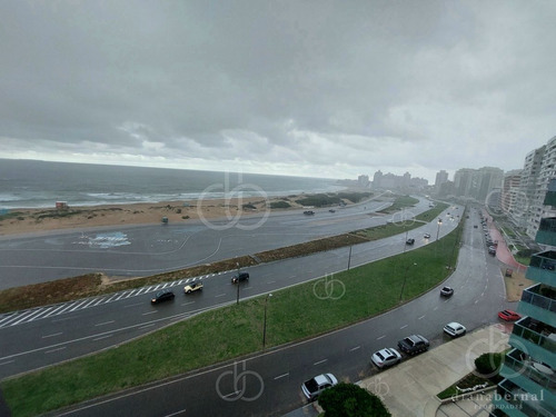 Imagen 2 de 20 de Apartamento De 3 Dormitorios En Suite En Playa Brava, Punta Del Este