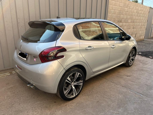 Imagen 6 de 10 de Peugeot 208 Gt 2017
