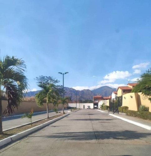 Imagen 1 de 15 de Gabriel Rivas Vende Town House En Res. Trigal De San Diego Cod: Lemth-175