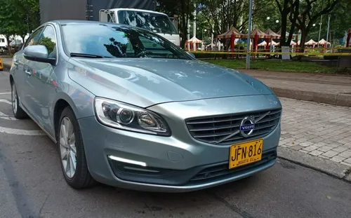 Volvo S60 2.0 T4 Drive-e R-design