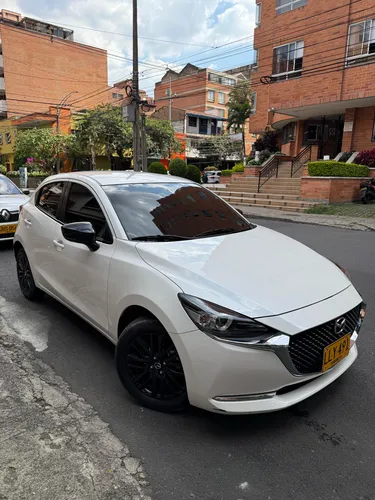Mazda 2 Touring 2024 Carbón Edition