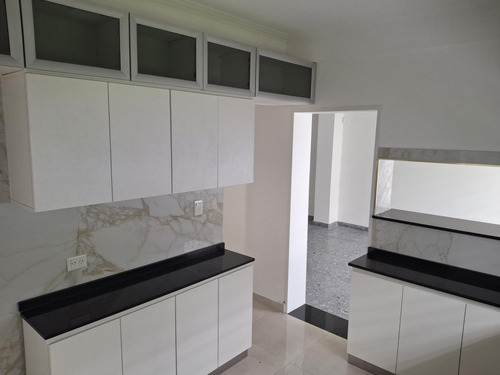 Casa De 6 Ambientes En Alquiler La Lucila