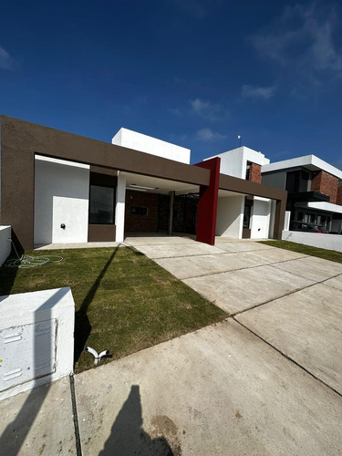 Casa En  Prados De Manantiales 2 Dormitorios En Planta Baja