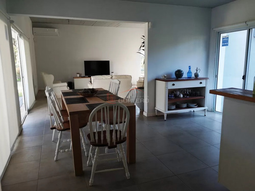 Casa En Alquiler De Temporada Y Venta En Punta Del Este, A Pocas Cuadras Del Shopping