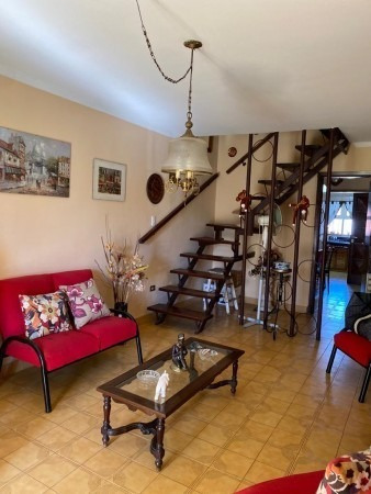 Imagen 13 de 21 de Chalet En Venta En Barrio Fortunato De La Plaza