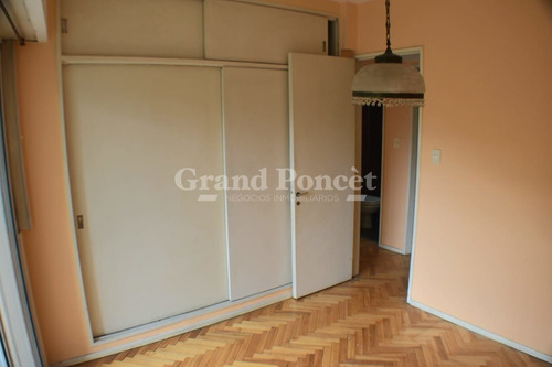 Departamento 4 Ambientes Con Balcon Y Cochera