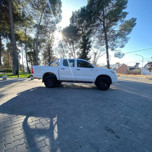 Imagen 7 de 7 de Vendo - Financio Toyota Hilux 4x2 2014