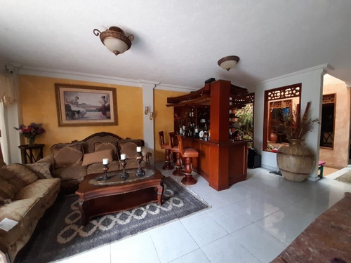 Barrio Las Flores - Casa En Venta