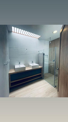 Se Vende Casa En El Refugio, Domótica, Estudio O 4ta Recamra En Pb, 3.5 Baños,.