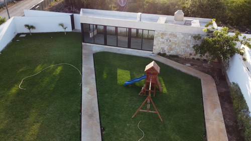 Última Casa(1p) En Venta En Privada Gardena, Cholul