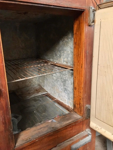 Heladera Madera Antigua. (Usado)