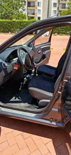 Renault Logan 1.6 Dynamique Nd
