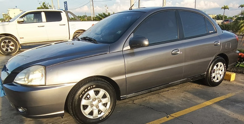 Imagen 3 de 12 de Kia Rio Stykus Ls