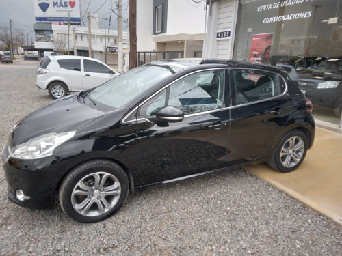 Imagen 9 de 12 de Peugeot 208 Feline Pack Cuir 2014