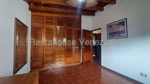 Linda ,comoda Y Funcional Casa En Venta Ubicada En Naranjos Del Cafetal 24-18040