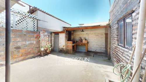 Casa En Venta De 6 Dormitorios 2 Baños 1 Estacionamiento