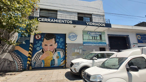Galpón En Venta De 8,66 X 24 Con Dos Oficinas, Baño Y Terraza - Avellaneda
