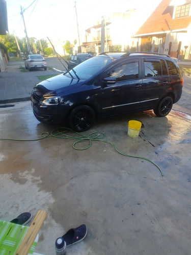 Volkswagen Suran 1.6 Highline 101cv 2014