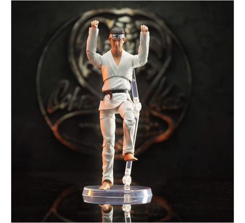 Boneco Daniel Larusso Cobra Kai Figura Diamond Select Toys