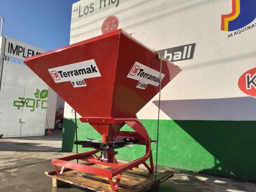 Fertilizadora Boleadora Agricola 650 L - Terramak